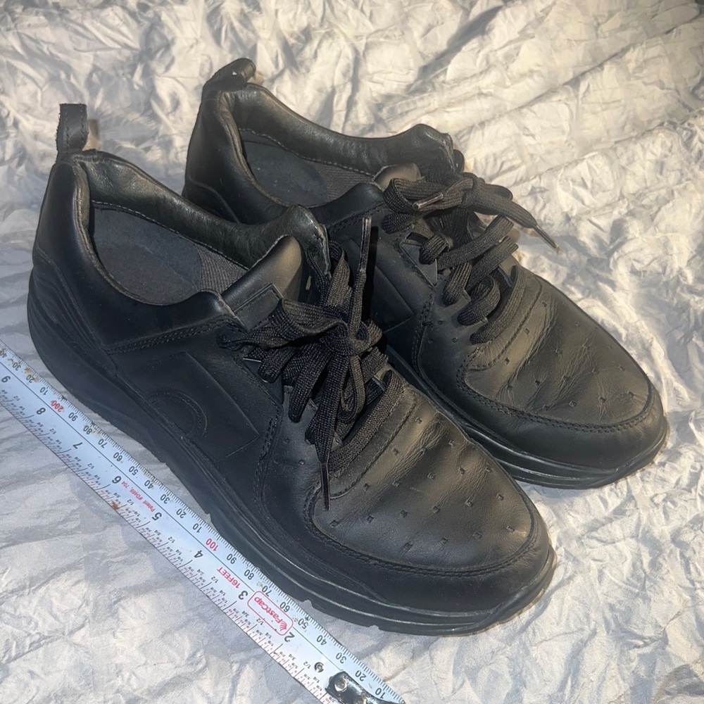 Women size 9 / 40 camper black sneakers leather